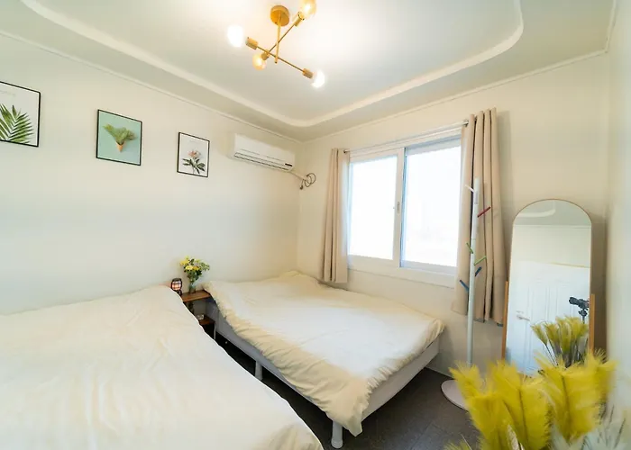 Casa Mira - Songdo Oceanfront House With Garden * Busan
