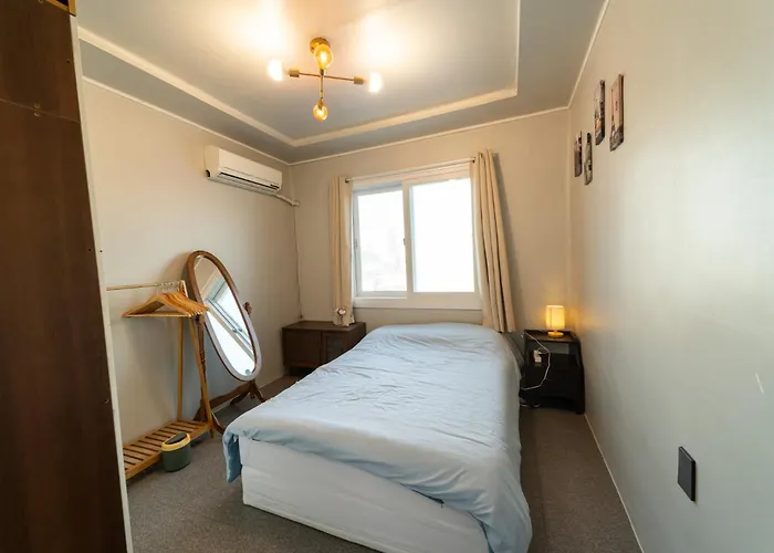 Casa Mira - Songdo Oceanfront House With Garden
