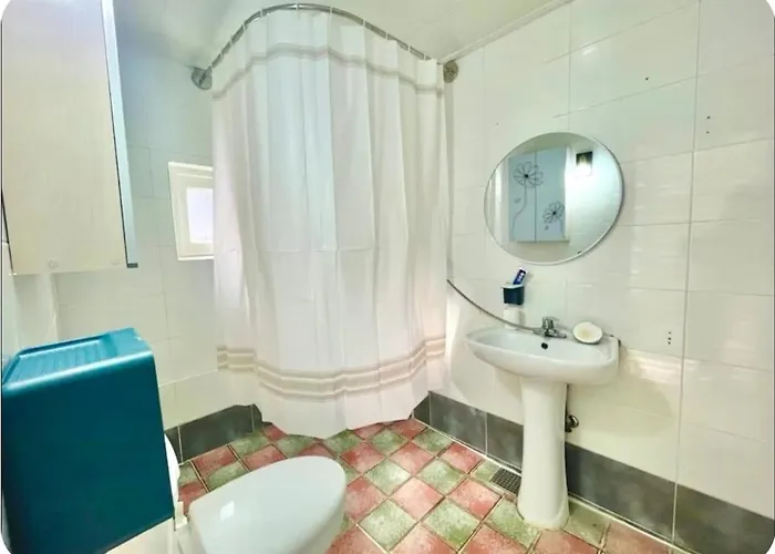Casa Mira - Songdo Oceanfront House With Garden Дом отдыха