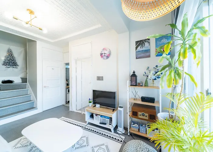 Дом отдыха Casa Mira - Songdo Oceanfront House With Garden Пусан