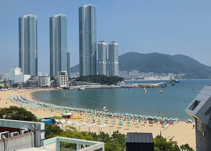 Casa Mira - Songdo Oceanfront House With Garden Дом отдыха